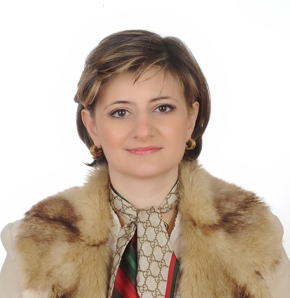 Headshot of Dr Basma El Zein, Lebanese scientist and nanotechnology innovator from Tripoli, global leader in renewable energy and sustainability.